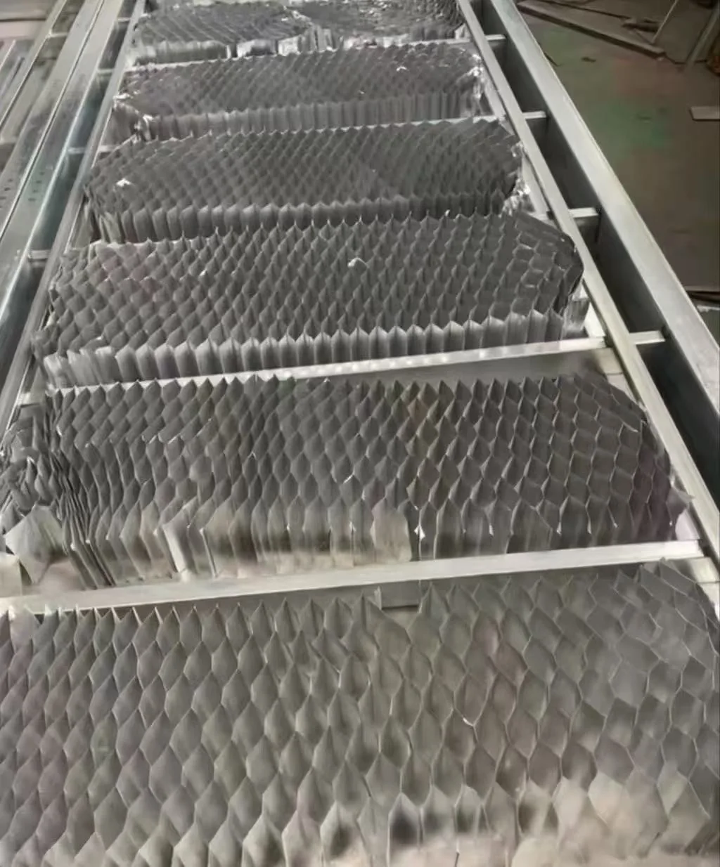Aluminum honeycomb core installed inside a door leaf