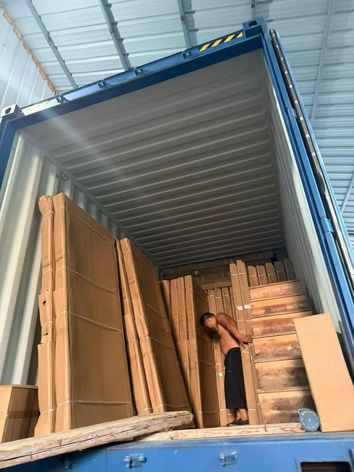 Image needed: doors wrapped and packed for sea freight